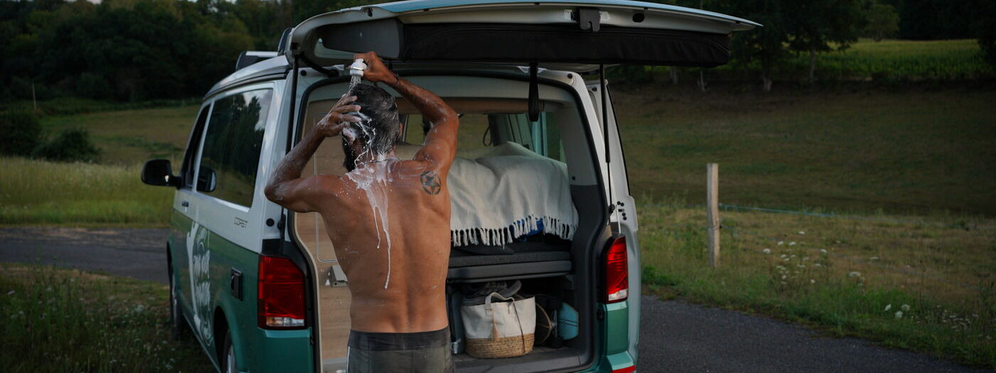 Comment gérer sa consommation en eau lors de son voyage en campervan