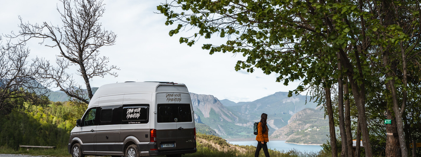 Entdecken Sie alle Vorteile der Anmietung eines umgebauten Volkswagen Transporters