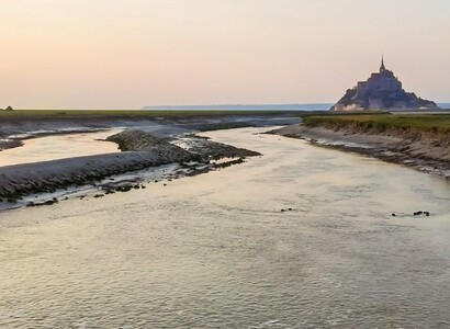 Le Mont-Saint-Michel en van aménagé