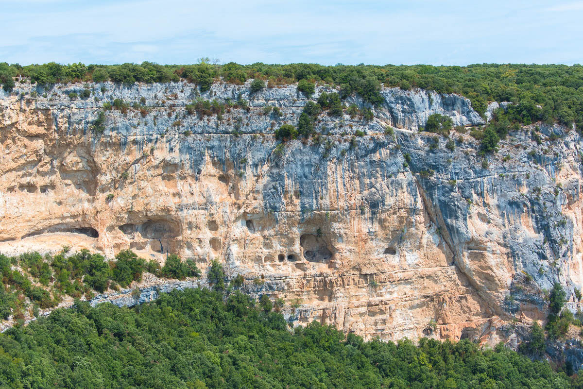 Le fourgon aménagé en location au départ de Ruoms en Ardèche.