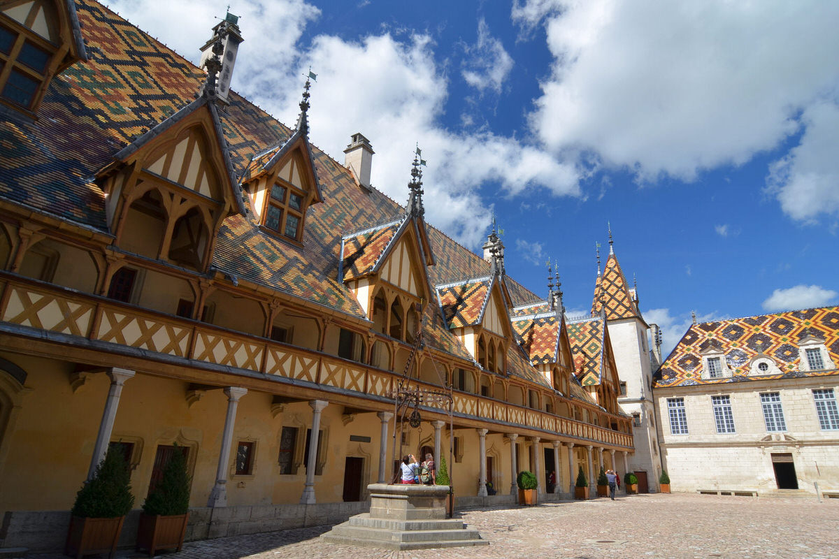 Location van aménagé : exploration de la campagne de Bourgogne