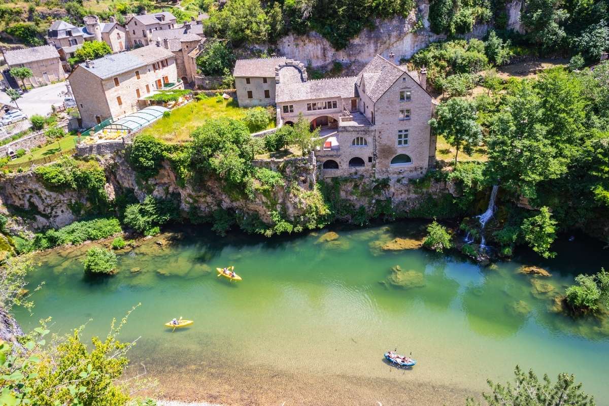 Minibus de location pour groupe en Occitanie