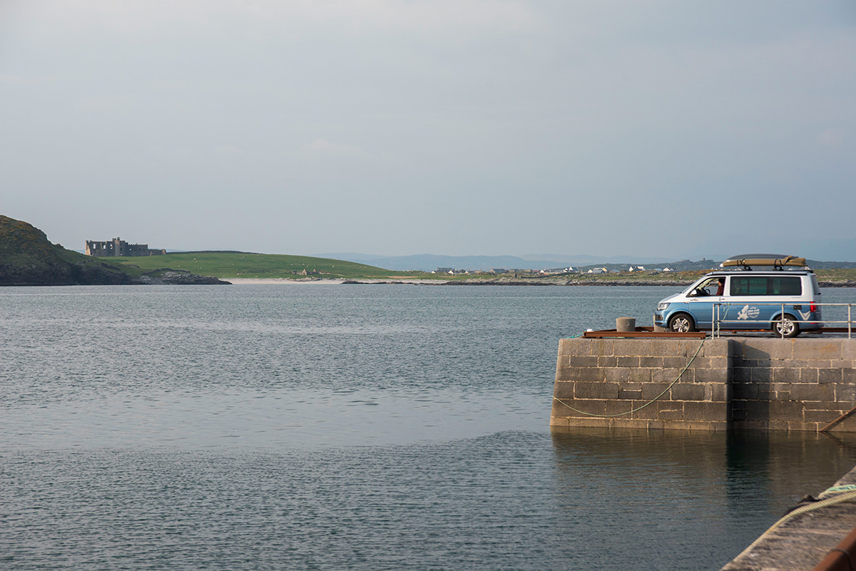 Van aménagé sur les côtes irlandaises