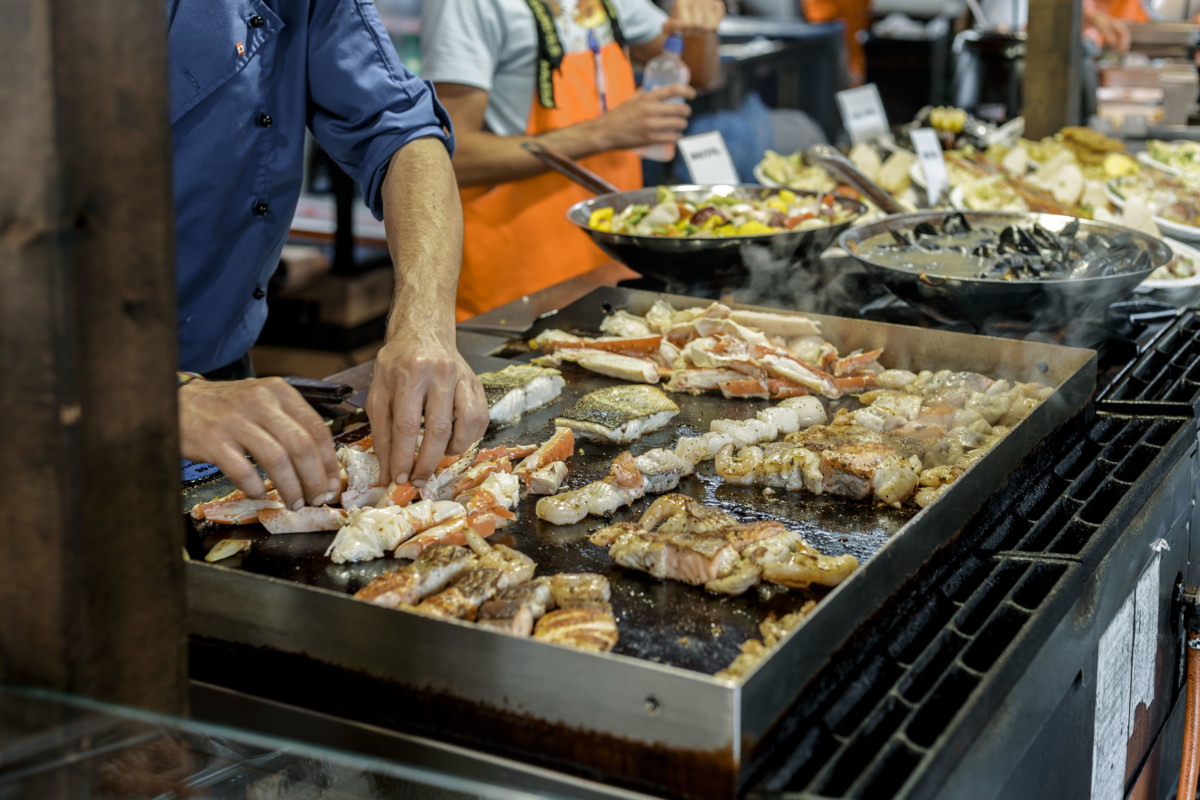 Location van aménagé : dégustation spécialité culinaire