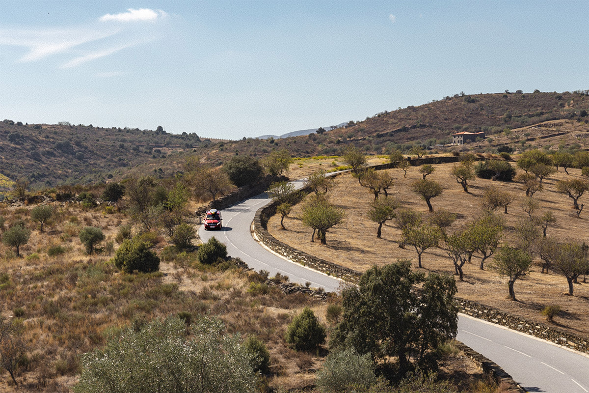 Van aménagé sur les routes du Portugal