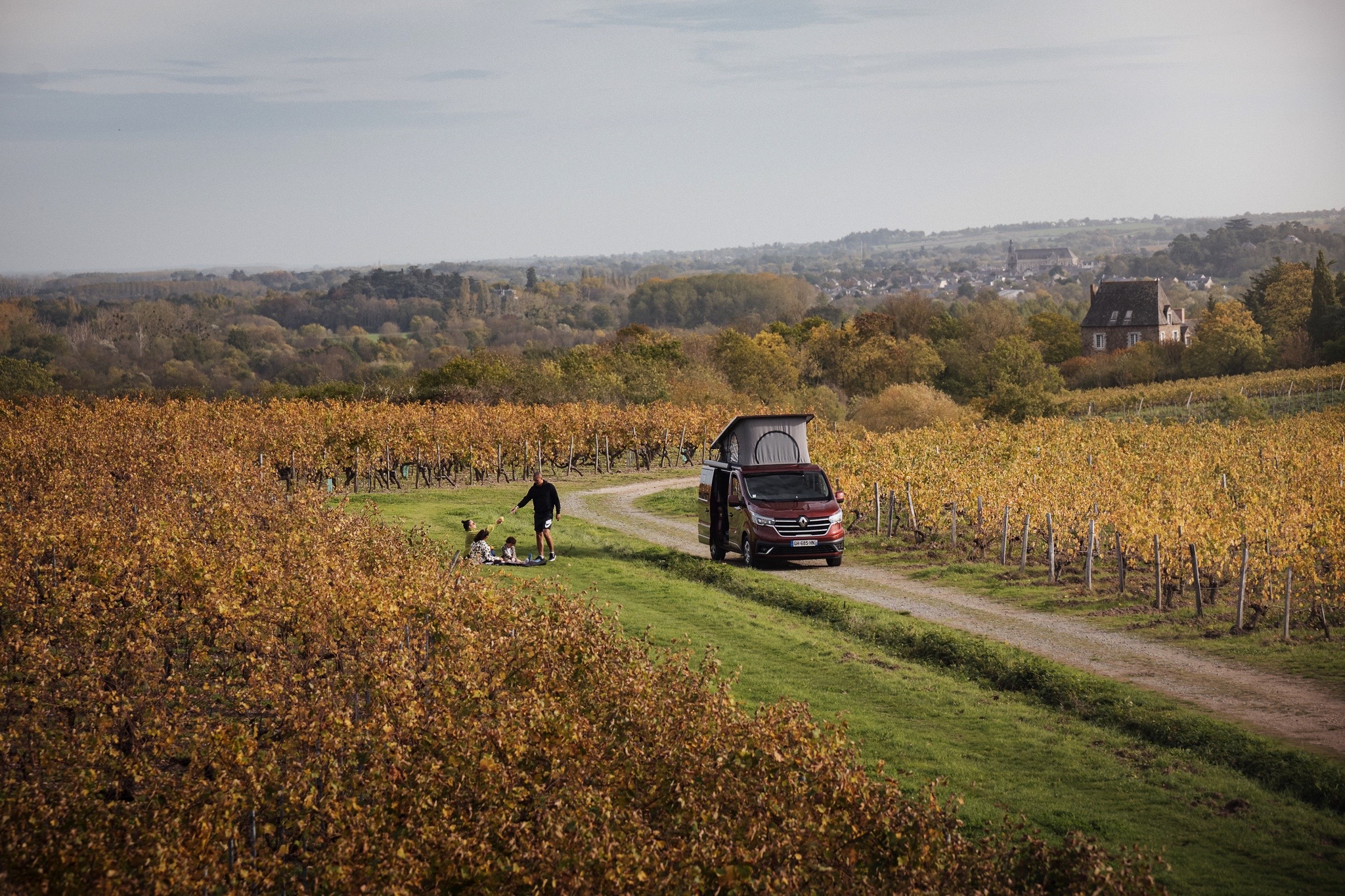 Location de van aménagé pour road trip en automne