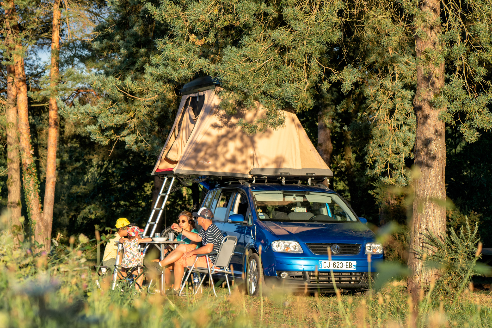 Car rooftop tent: NaïtUp Quatrö 4 persons tent