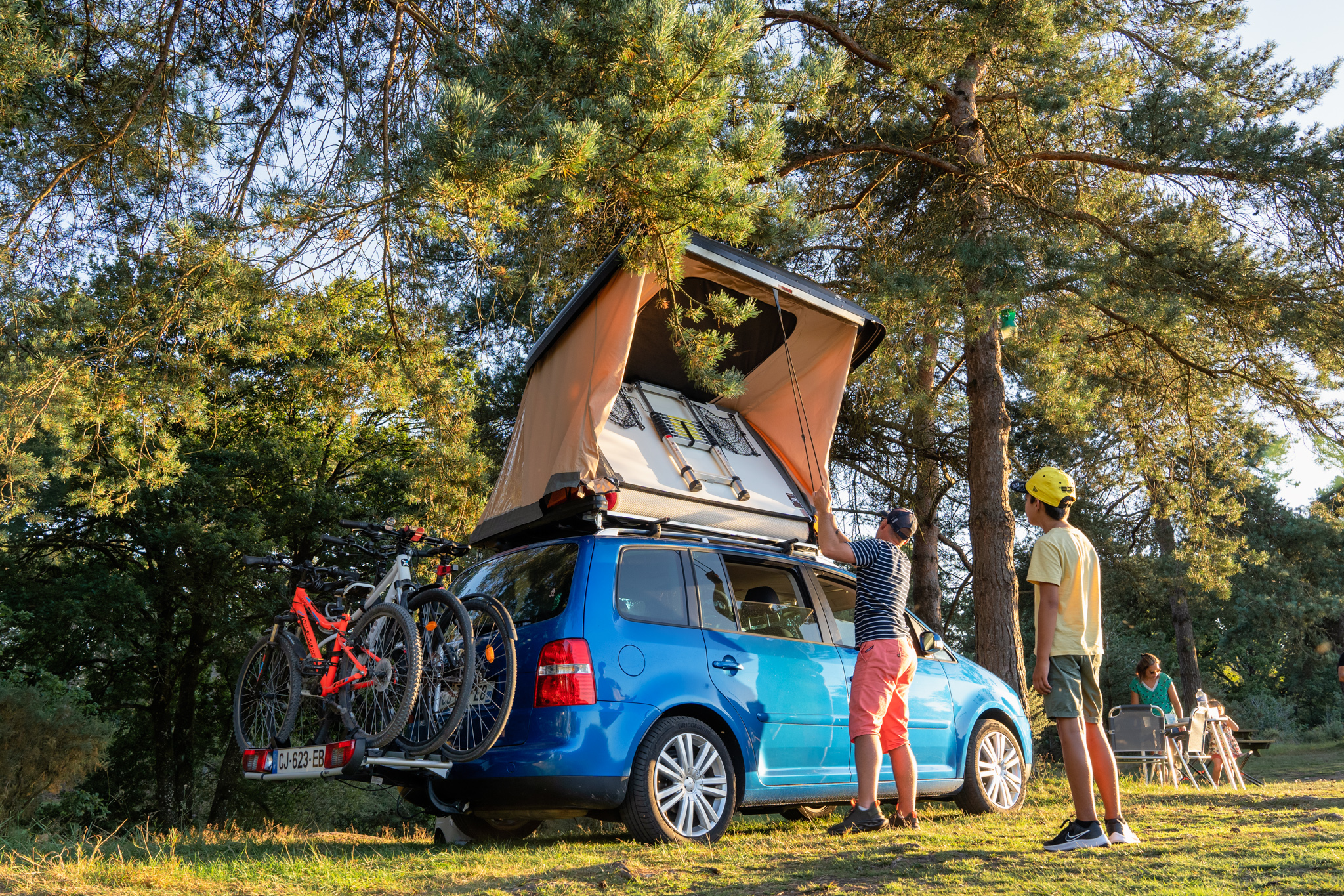 Road trip Brittany: car roof tent hire